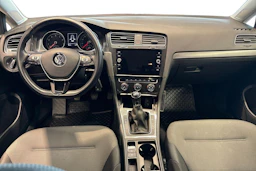 Punainen Volkswagen GOLF 2018 kuva 9.
