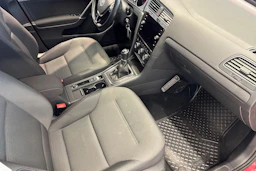 Punainen Volkswagen GOLF 2018 kuva 15.