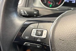 Punainen Volkswagen GOLF 2018 kuva 18.