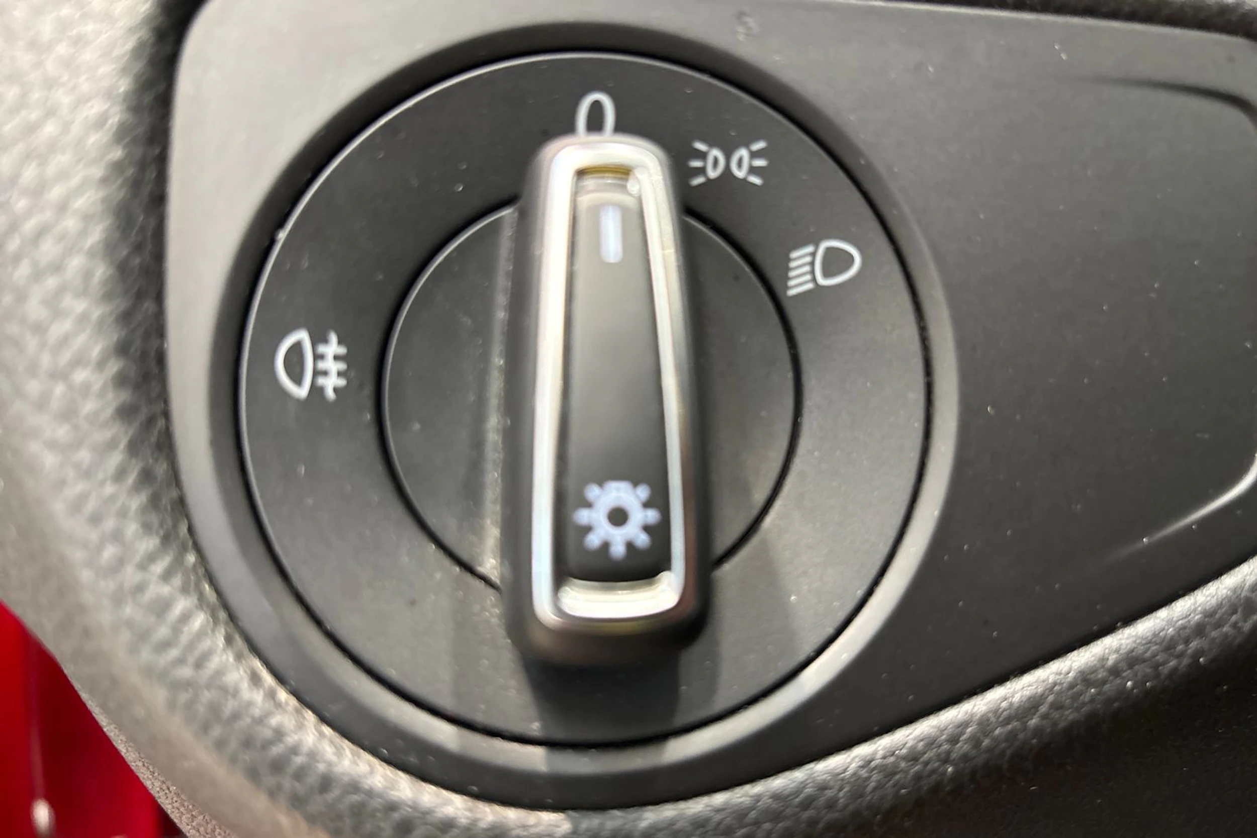 Punainen Volkswagen GOLF 2018 kuva 20.