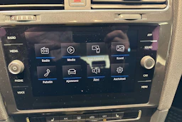Punainen Volkswagen GOLF 2018 kuva 21.