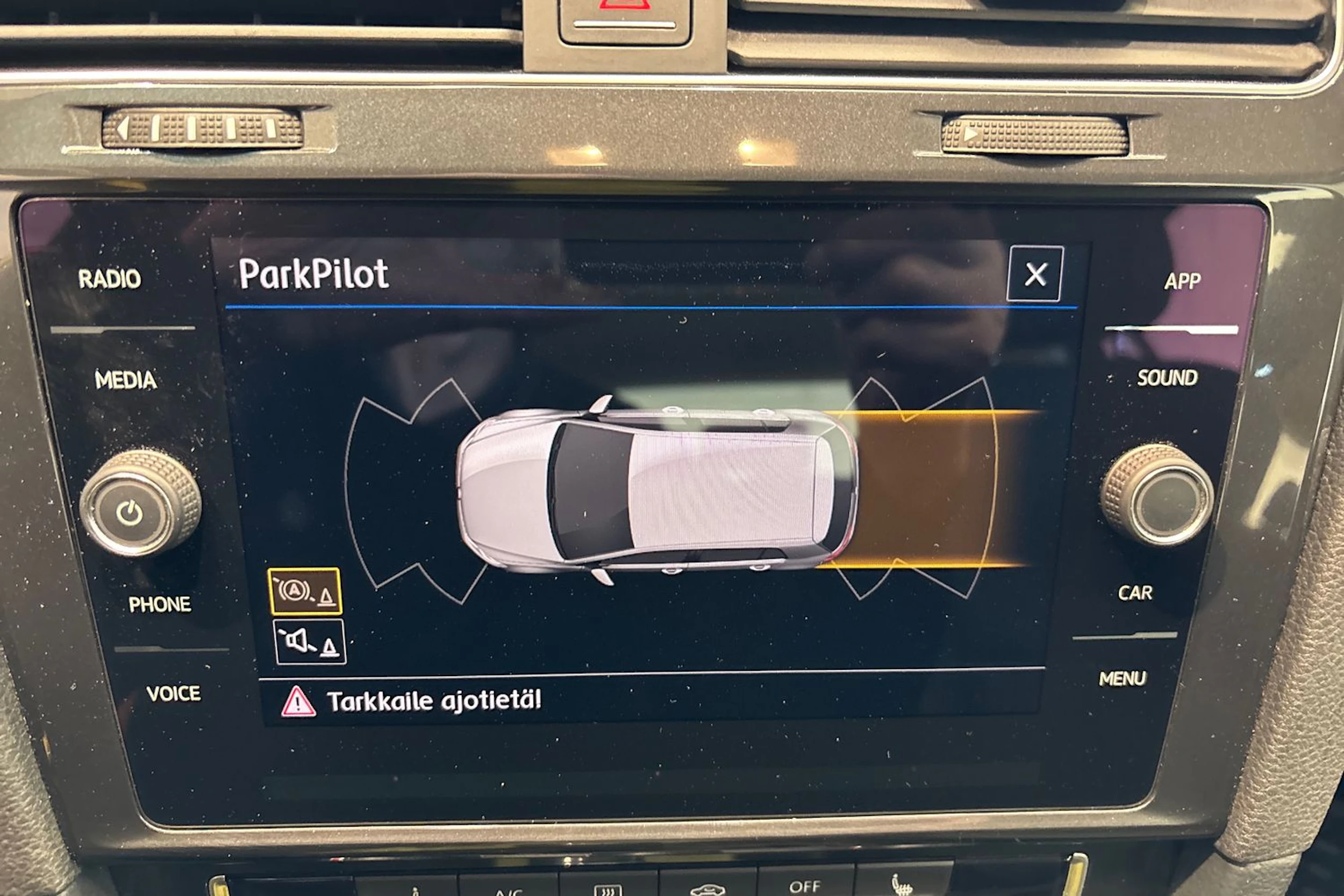 Punainen Volkswagen GOLF 2018 kuva 23.