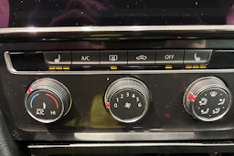 Punainen Volkswagen GOLF 2018 kuva 24.