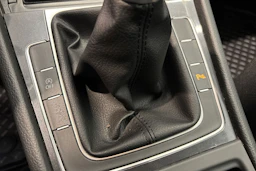 Punainen Volkswagen GOLF 2018 kuva 26.