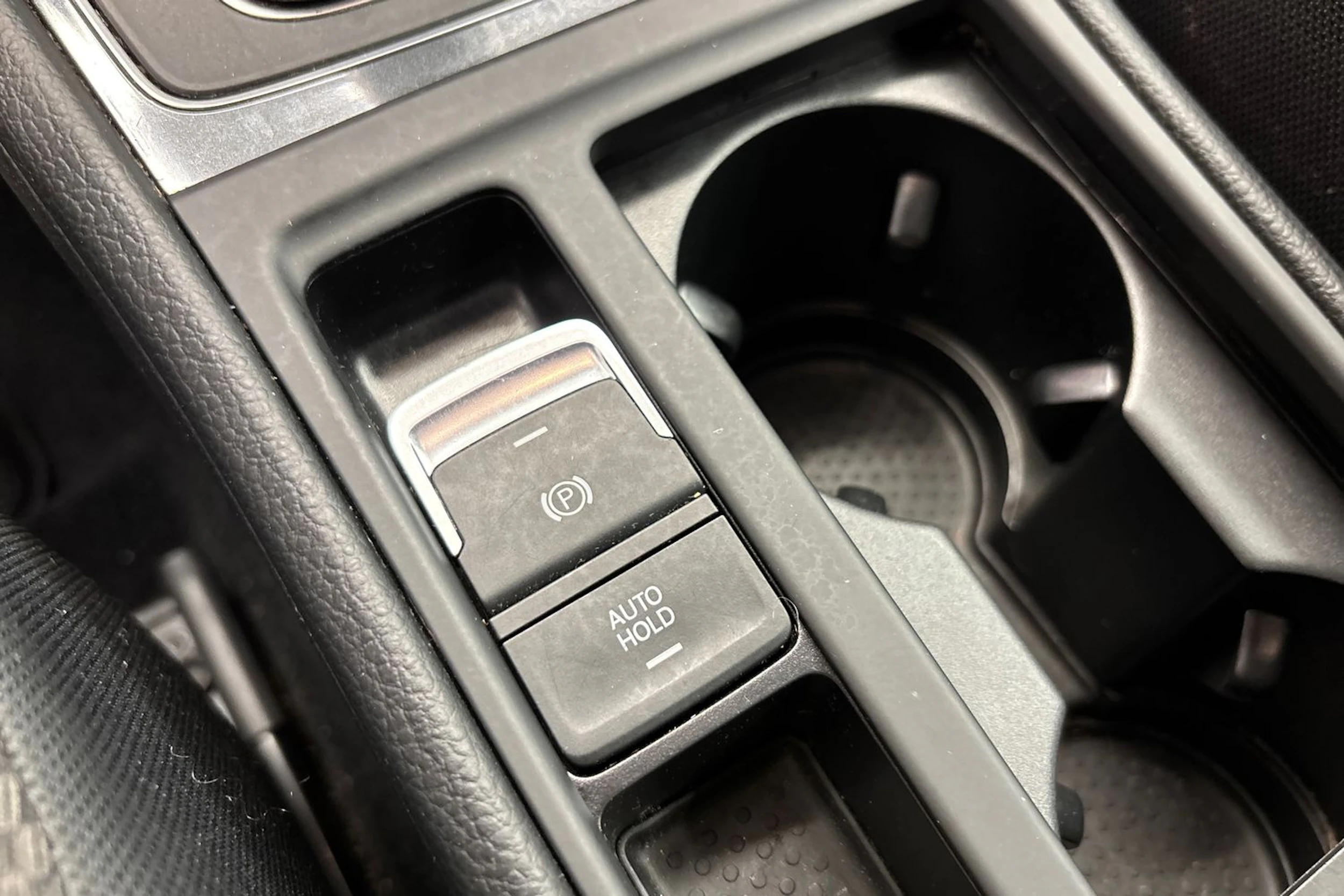 Punainen Volkswagen GOLF 2018 kuva 27.
