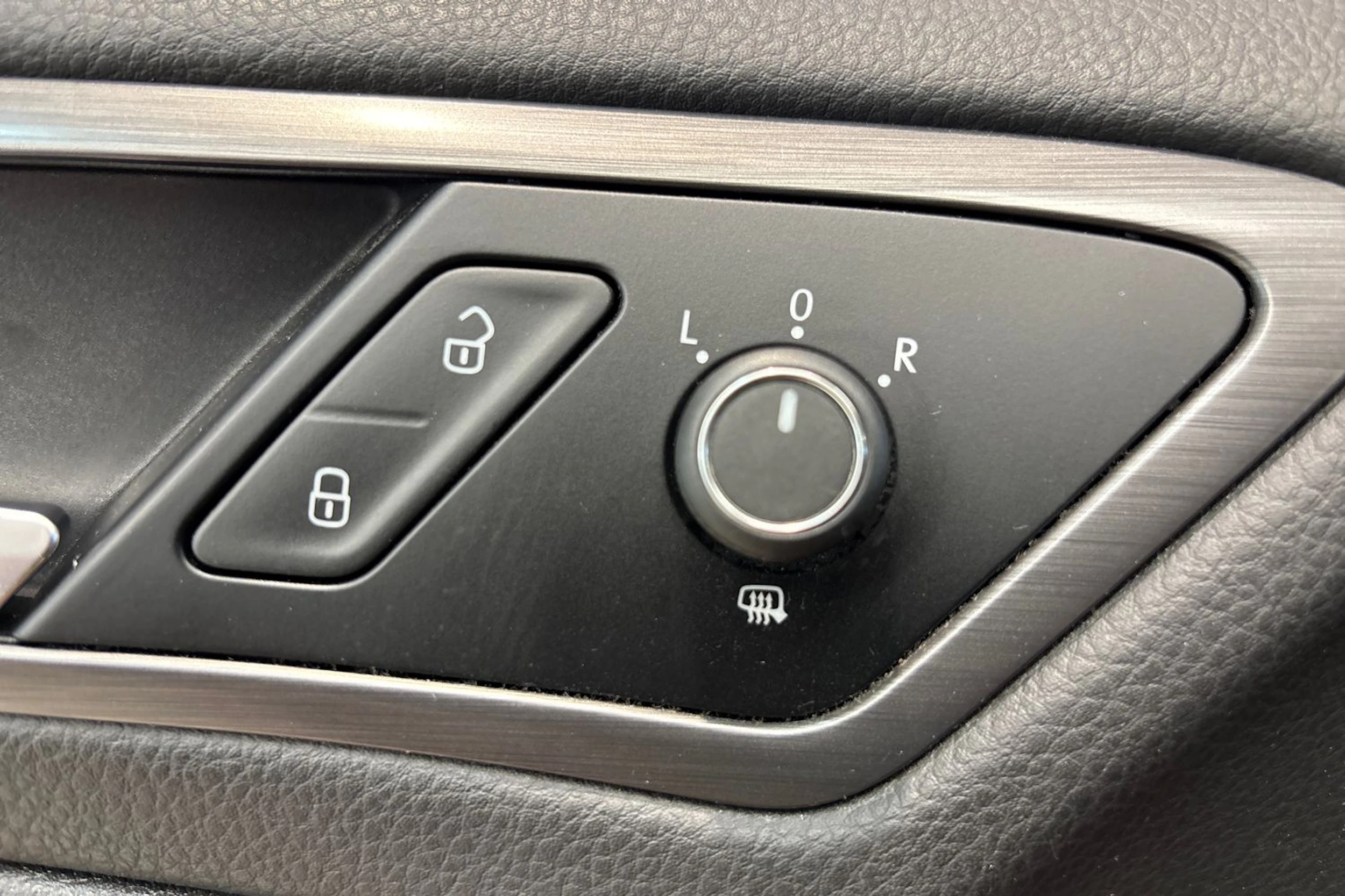 Punainen Volkswagen GOLF 2018 kuva 28.