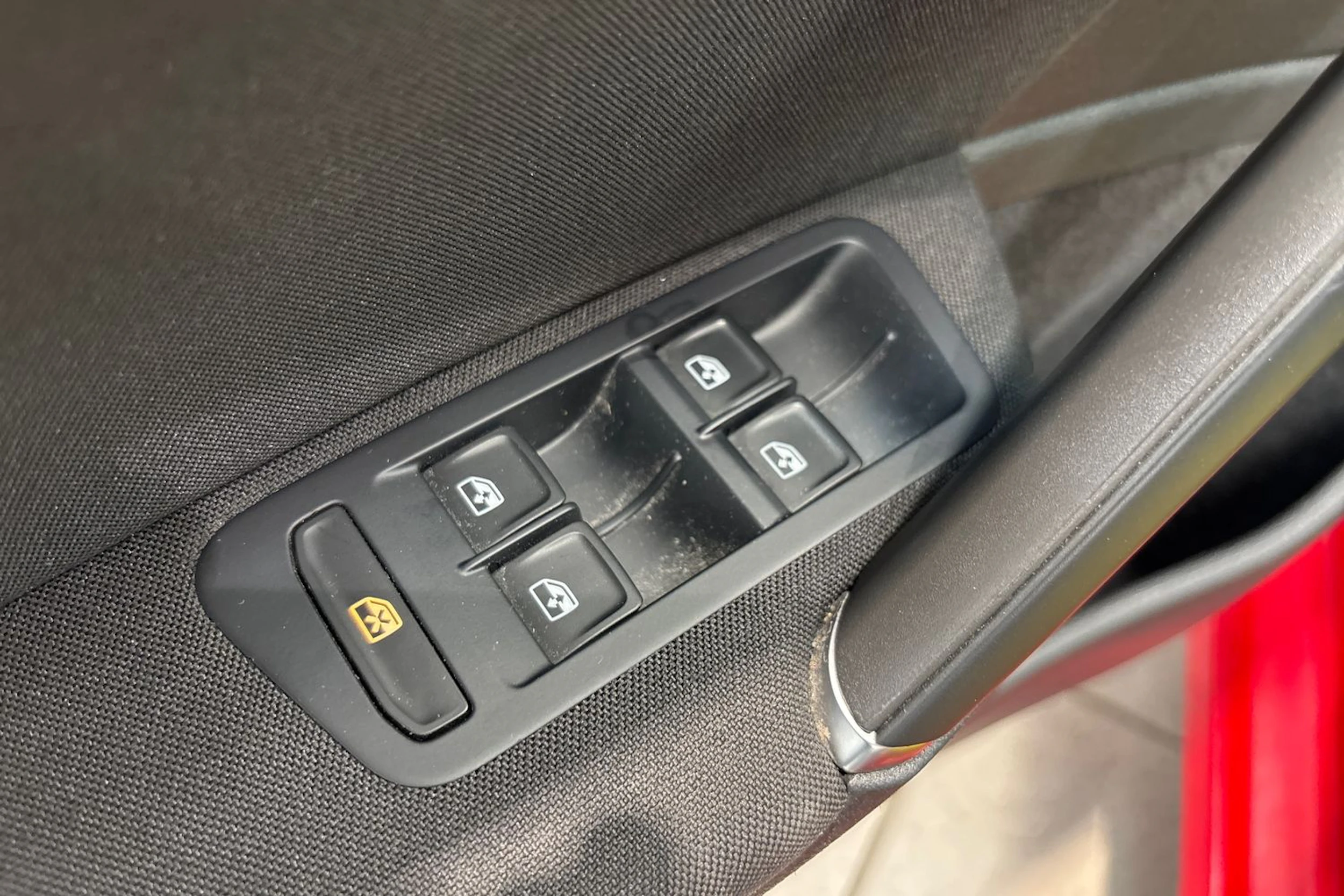 Punainen Volkswagen GOLF 2018 kuva 30.