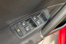 Punainen Volkswagen GOLF 2018 kuva 30.