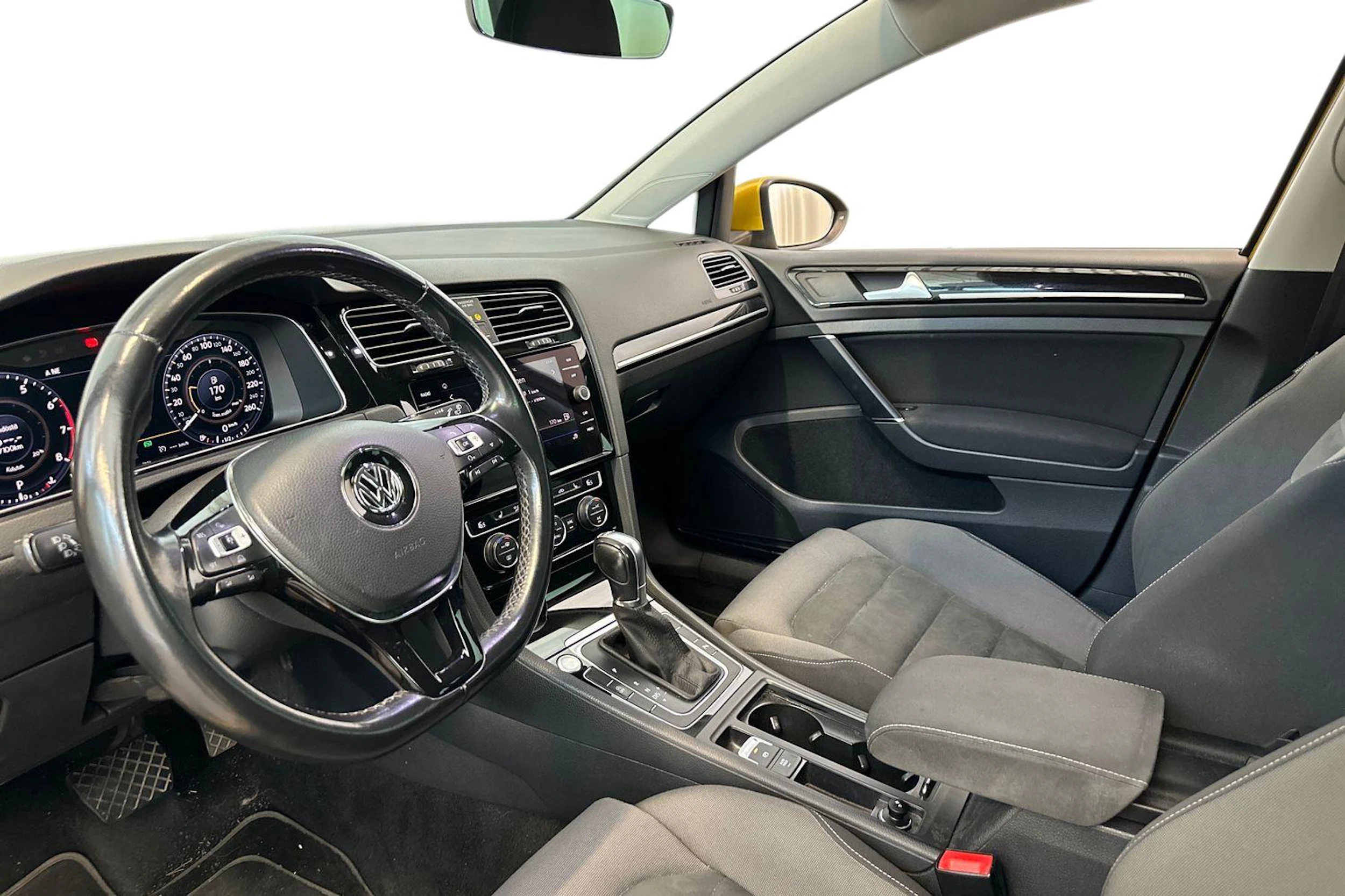 Keltainen Volkswagen GOLF 2018 kuva 3.