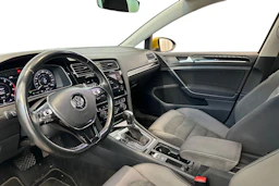 Keltainen Volkswagen GOLF 2018 kuva 3.