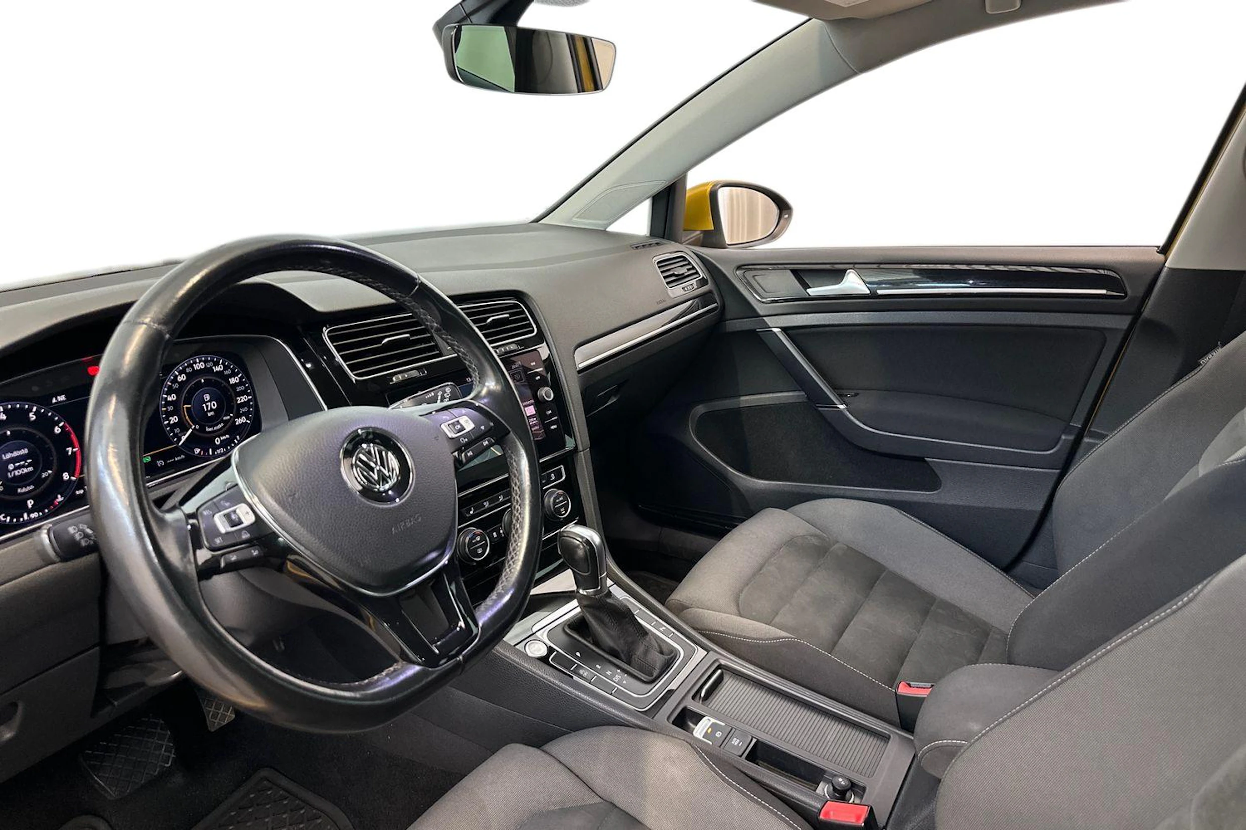 Keltainen Volkswagen GOLF 2018 kuva 6.