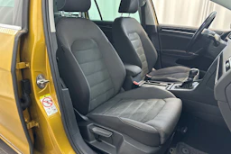 Keltainen Volkswagen GOLF 2018 kuva 11.