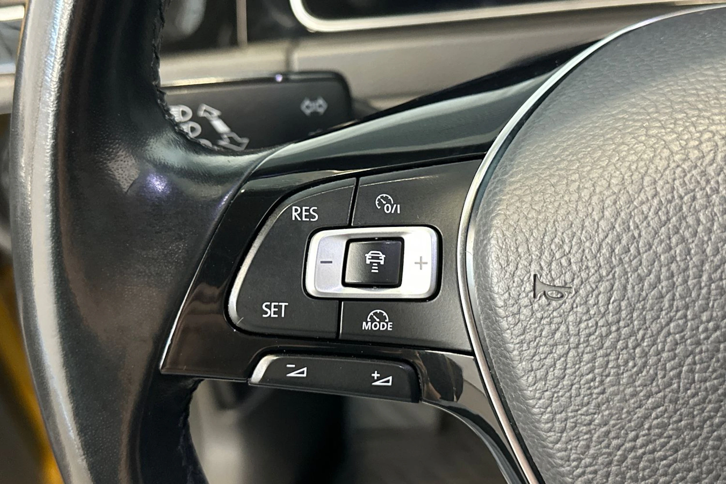 Keltainen Volkswagen GOLF 2018 kuva 16.