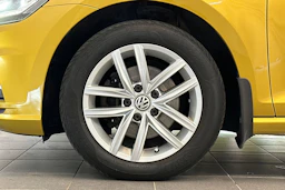 Keltainen Volkswagen GOLF 2018 kuva 26.