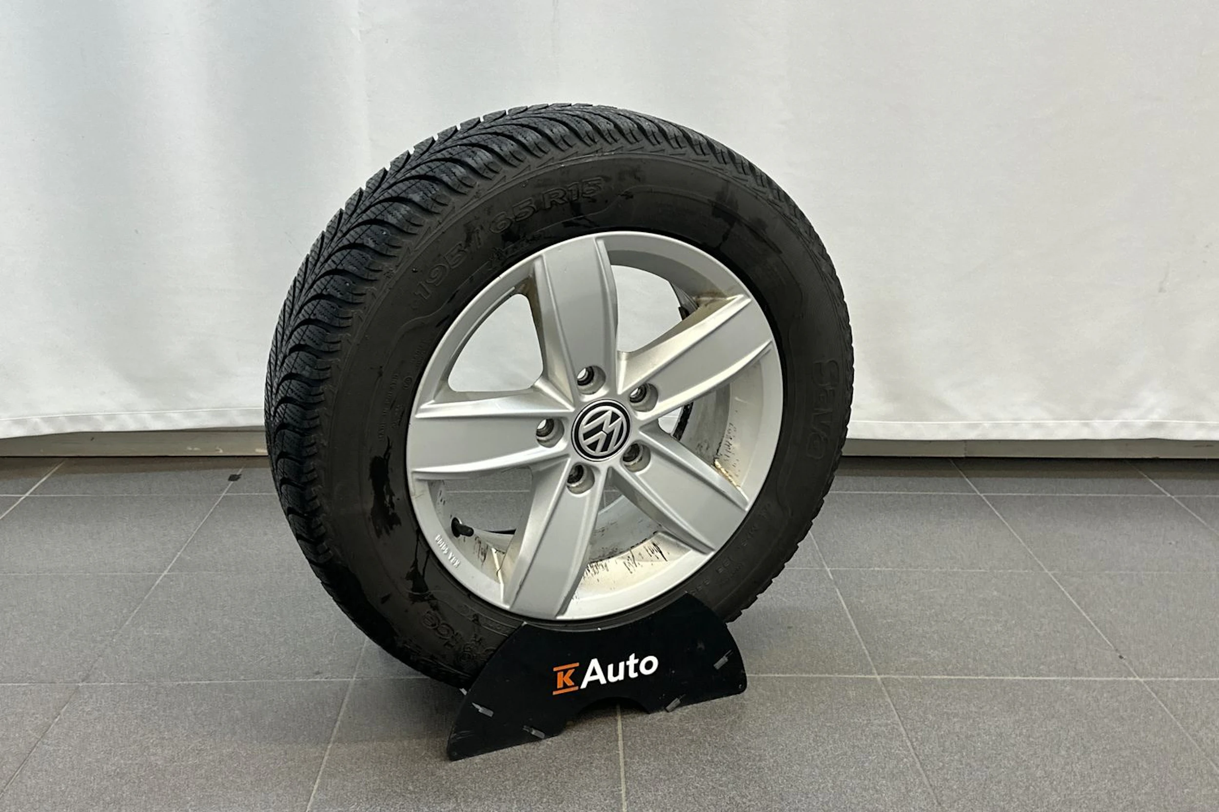 Keltainen Volkswagen GOLF 2018 kuva 28.