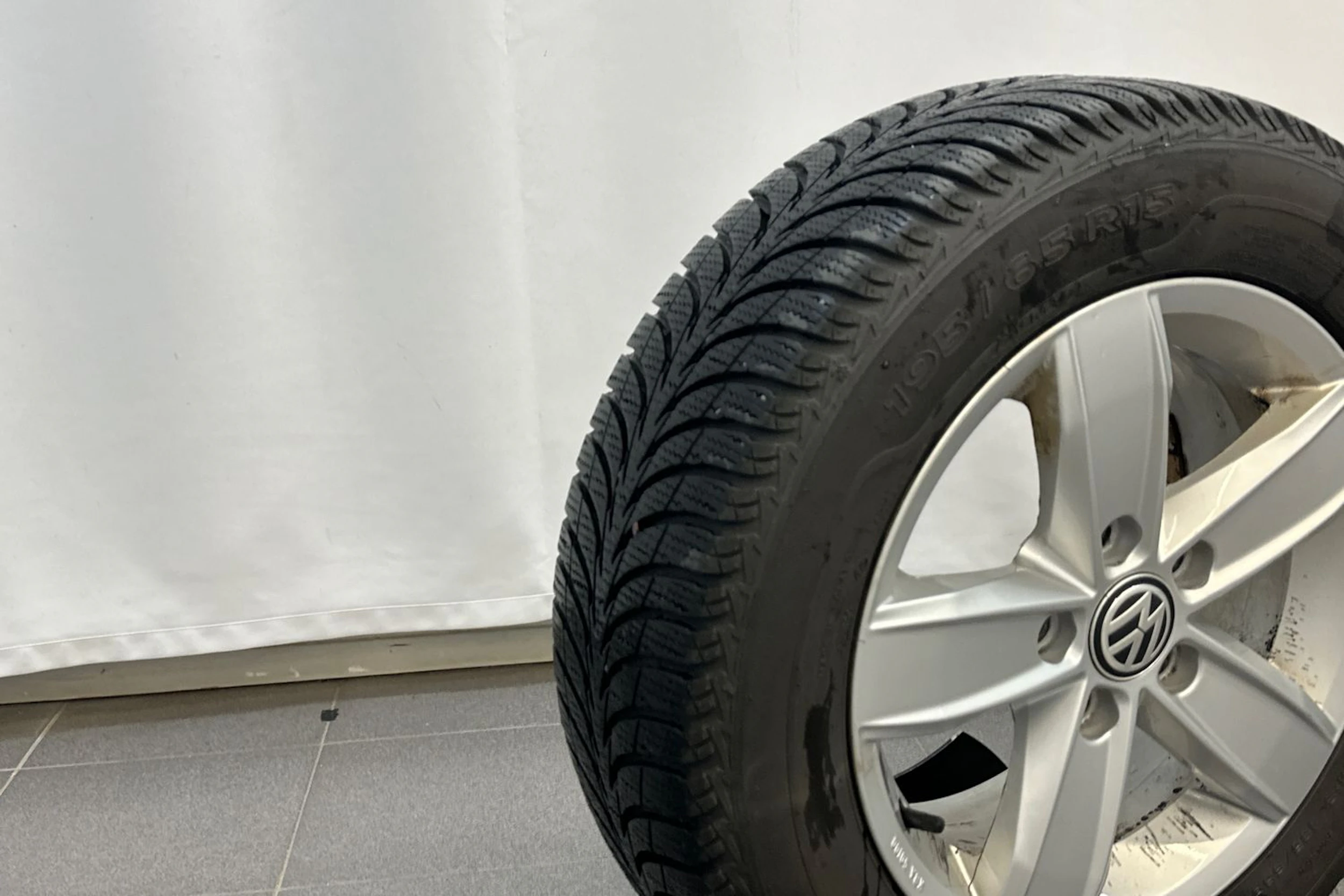 Keltainen Volkswagen GOLF 2018 kuva 29.