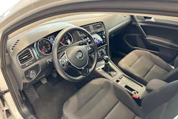 Valkoinen Volkswagen GOLF 2018 kuva 8.