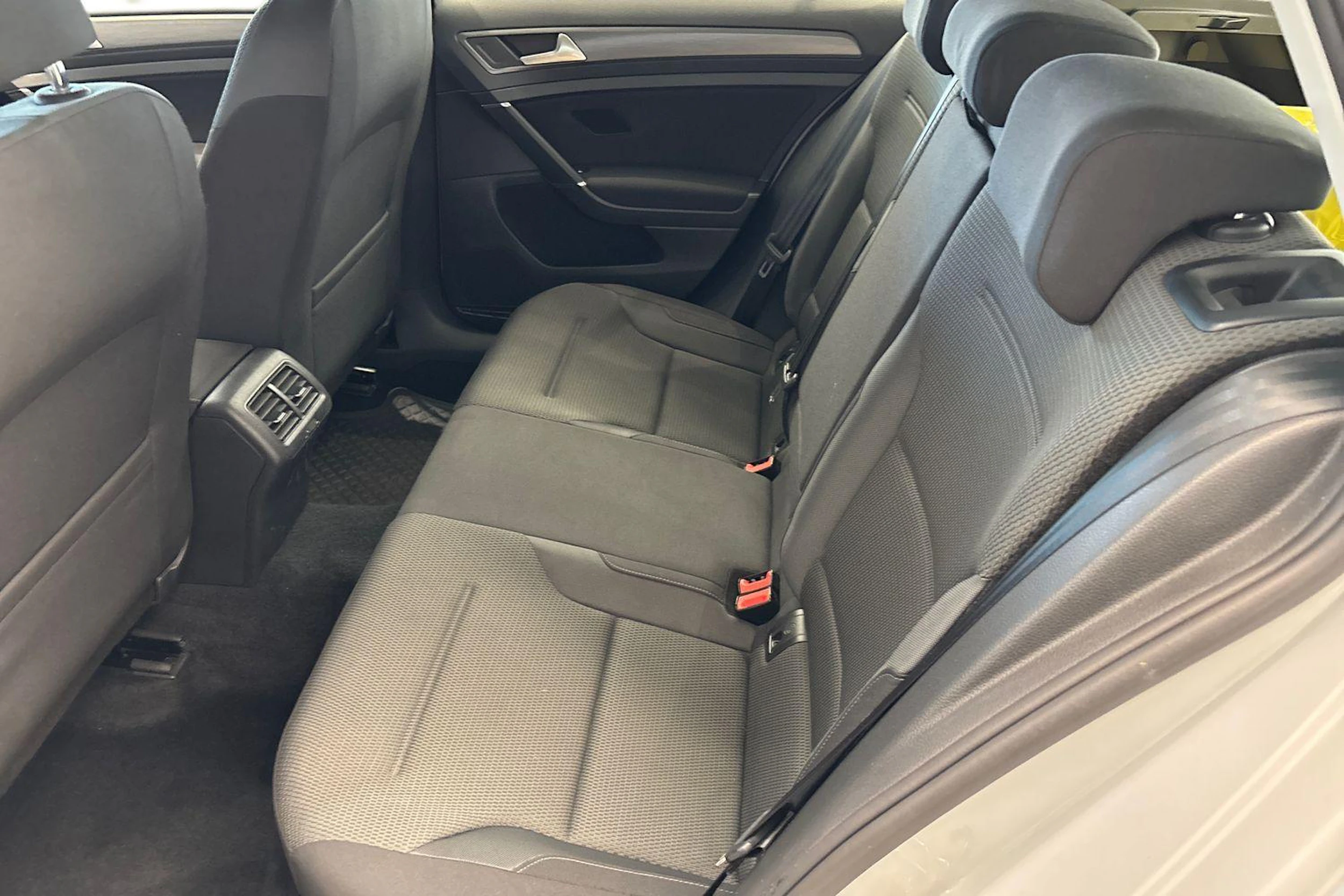 Valkoinen Volkswagen GOLF 2018 kuva 11.