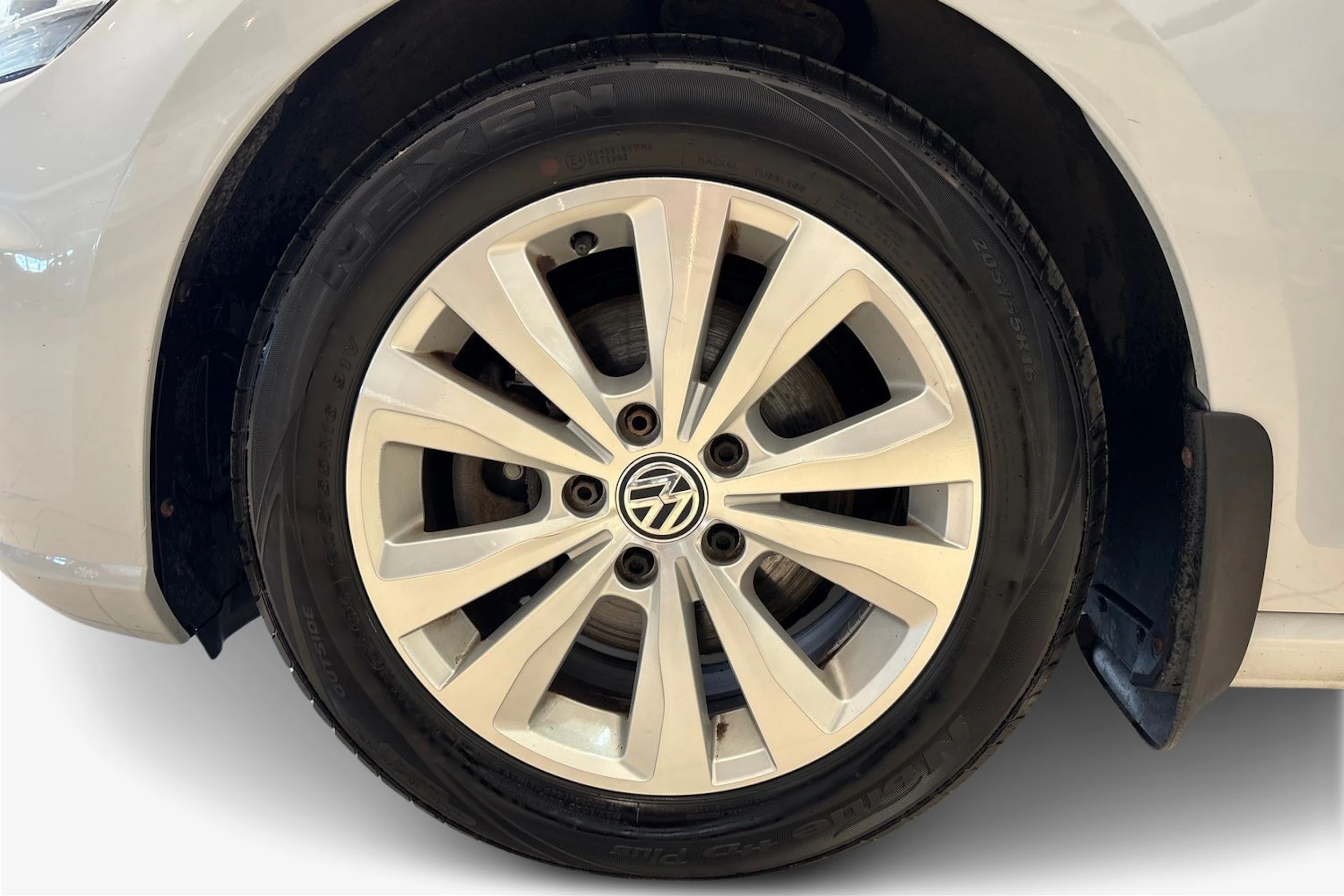 Valkoinen Volkswagen GOLF 2018 kuva 12.