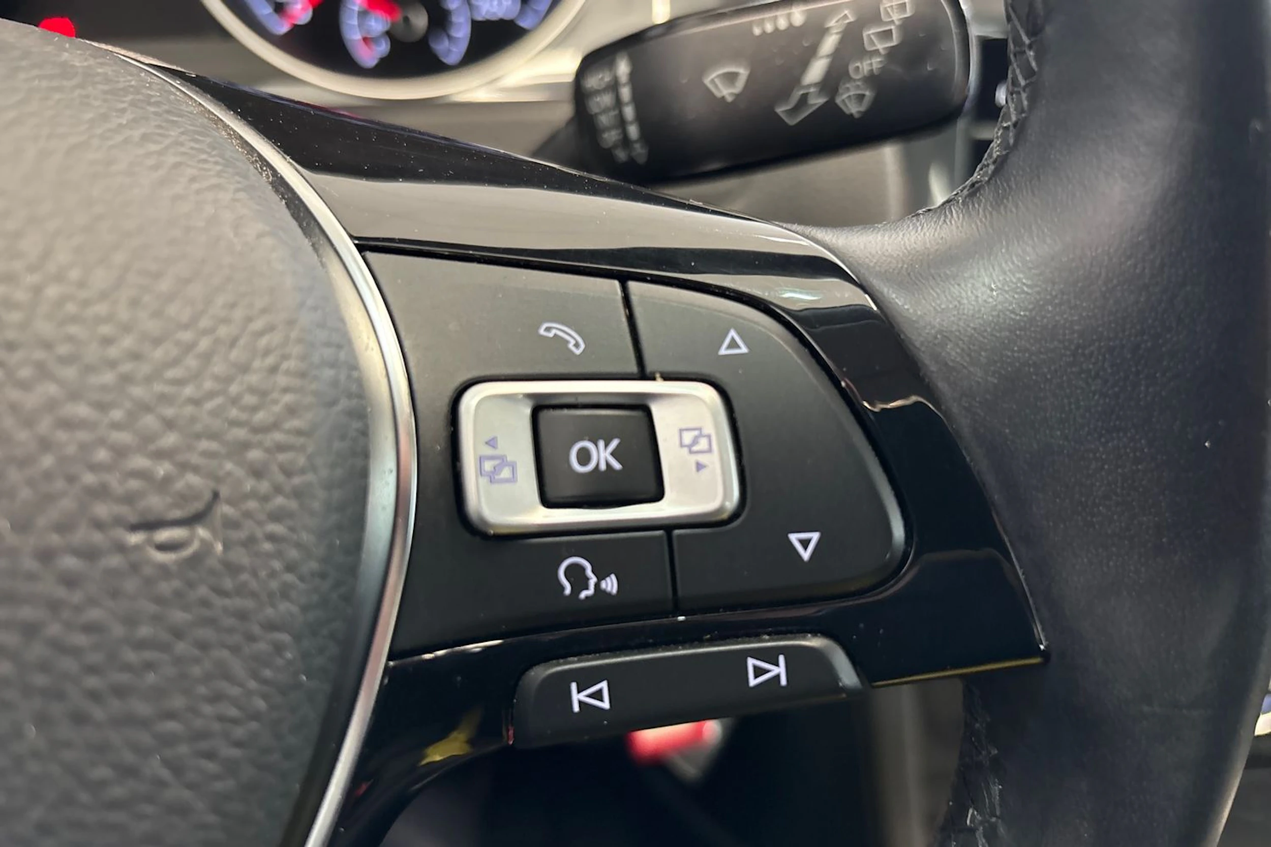 Valkoinen Volkswagen GOLF 2018 kuva 21.