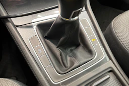 Valkoinen Volkswagen GOLF 2018 kuva 26.