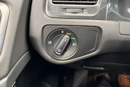 Valkoinen Volkswagen GOLF 2018 kuva 28.