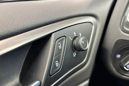Valkoinen Volkswagen GOLF 2018 kuva 29.