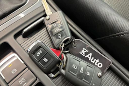 Valkoinen Volkswagen GOLF 2018 kuva 31.