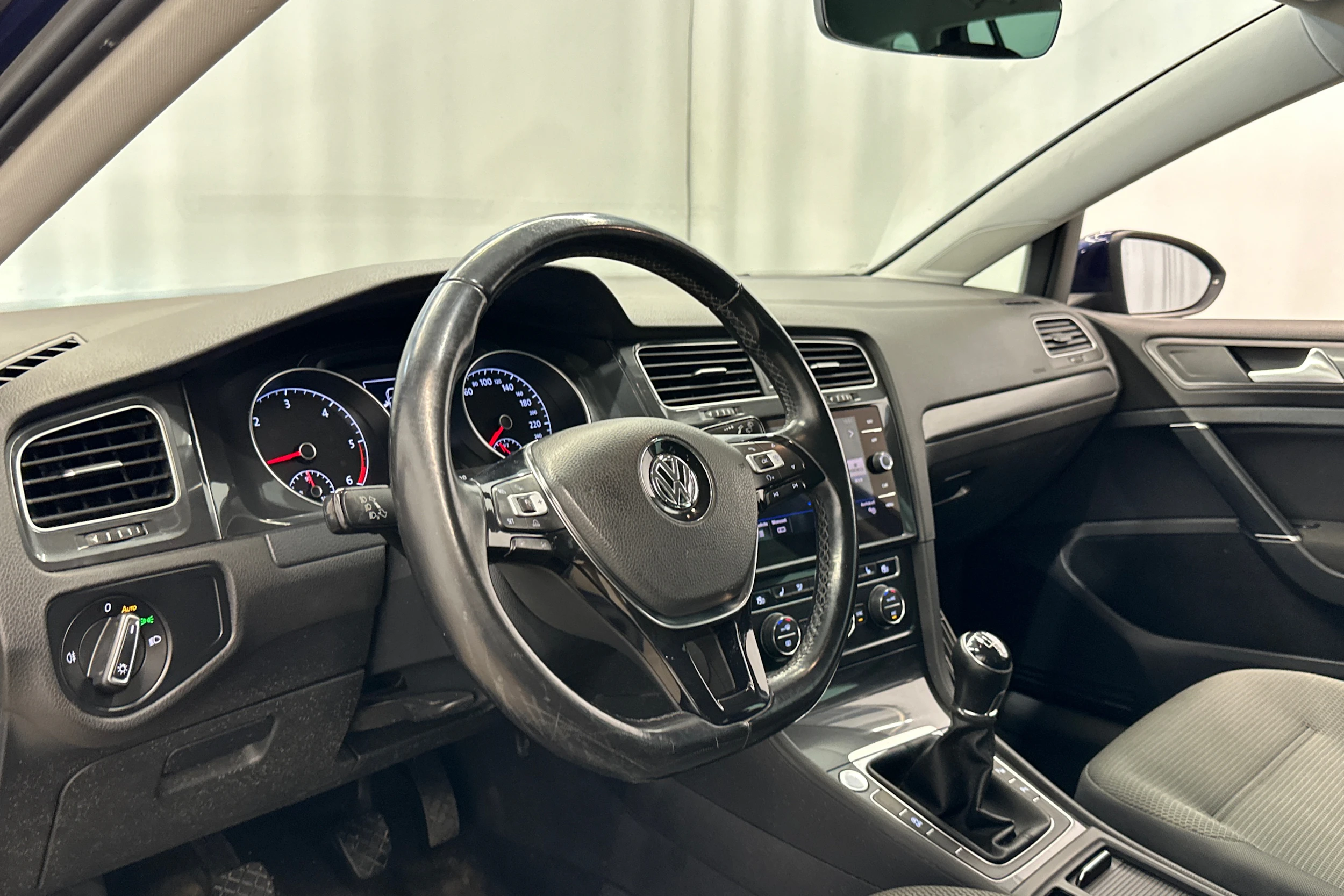 met. sininen Volkswagen Golf 2018 kuva 10.