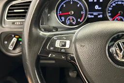 met. sininen Volkswagen Golf 2018 kuva 13.