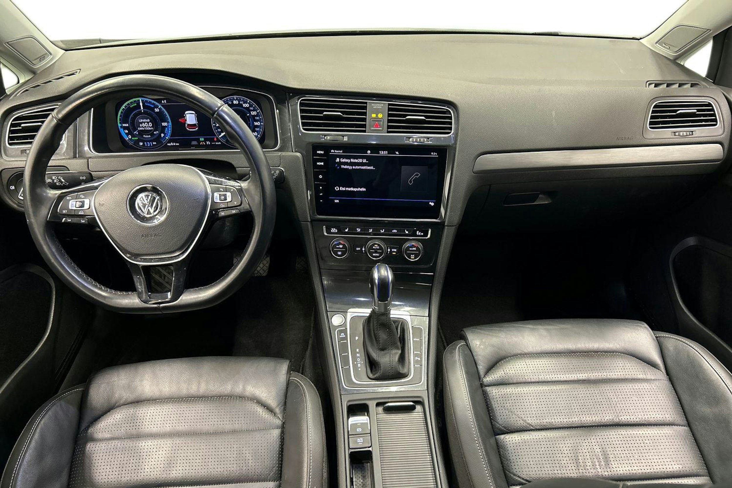 musta Volkswagen Golf 2018 kuva 9.
