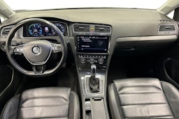 musta Volkswagen Golf 2018 kuva 9.