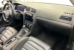 musta Volkswagen Golf 2018 kuva 15.