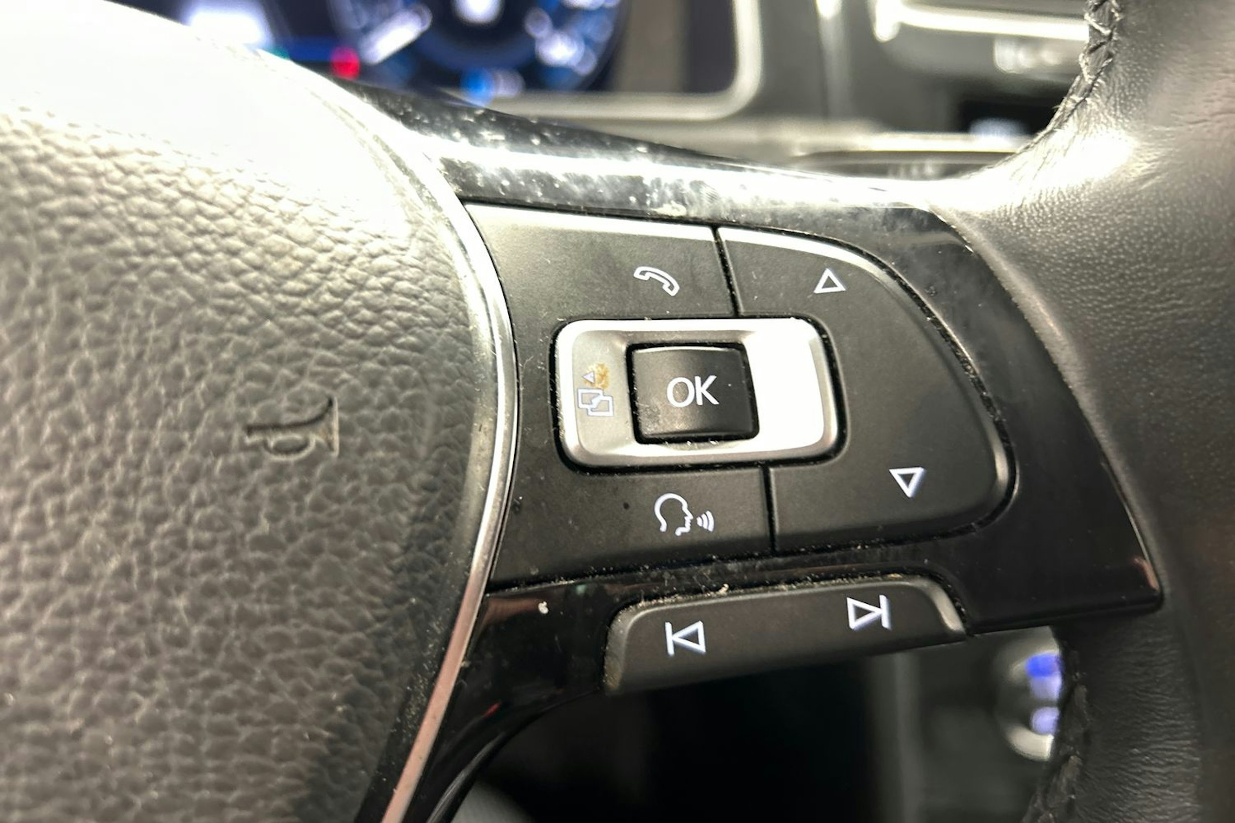 musta Volkswagen Golf 2018 kuva 20.