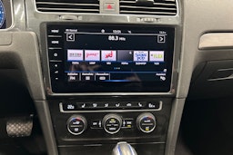 musta Volkswagen Golf 2018 kuva 21.