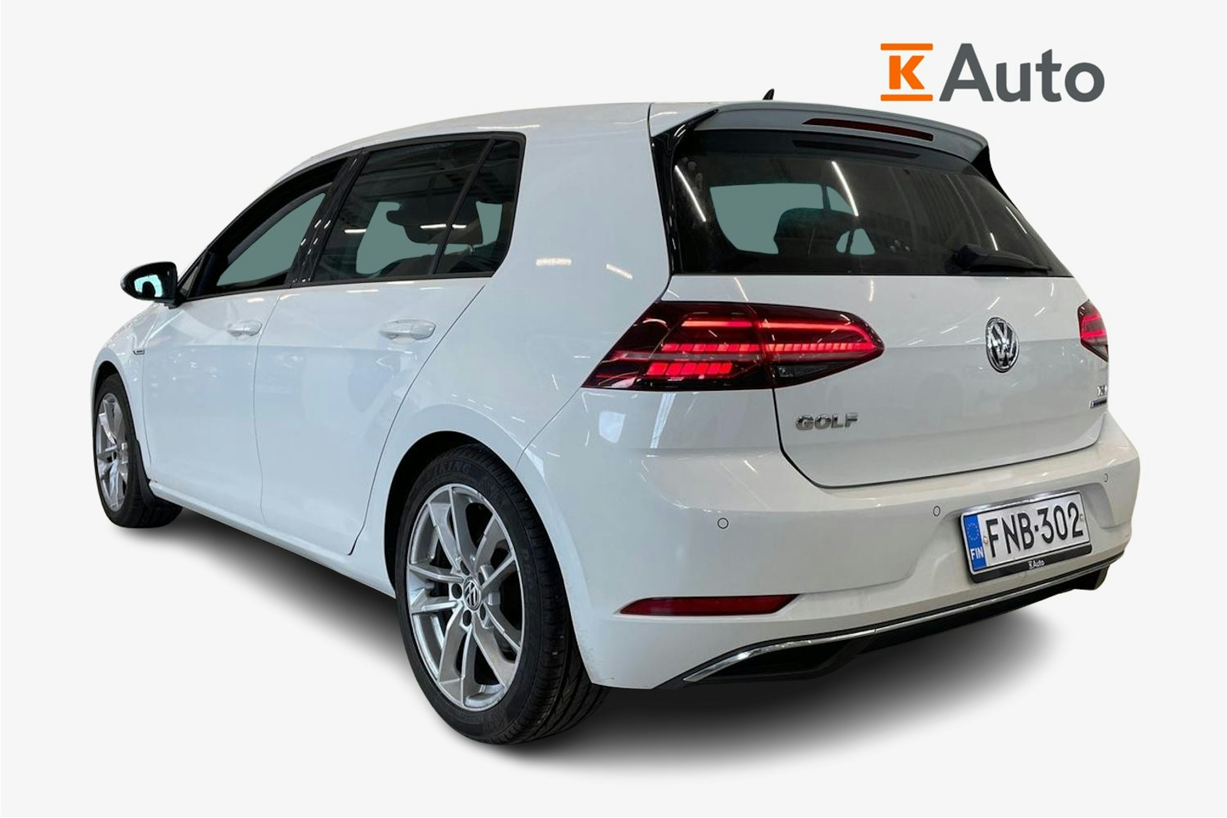 valkoinen Volkswagen Golf 2018 kuva 2.