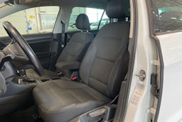 valkoinen Volkswagen Golf 2018 kuva 14.
