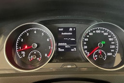 valkoinen Volkswagen Golf 2018 kuva 18.