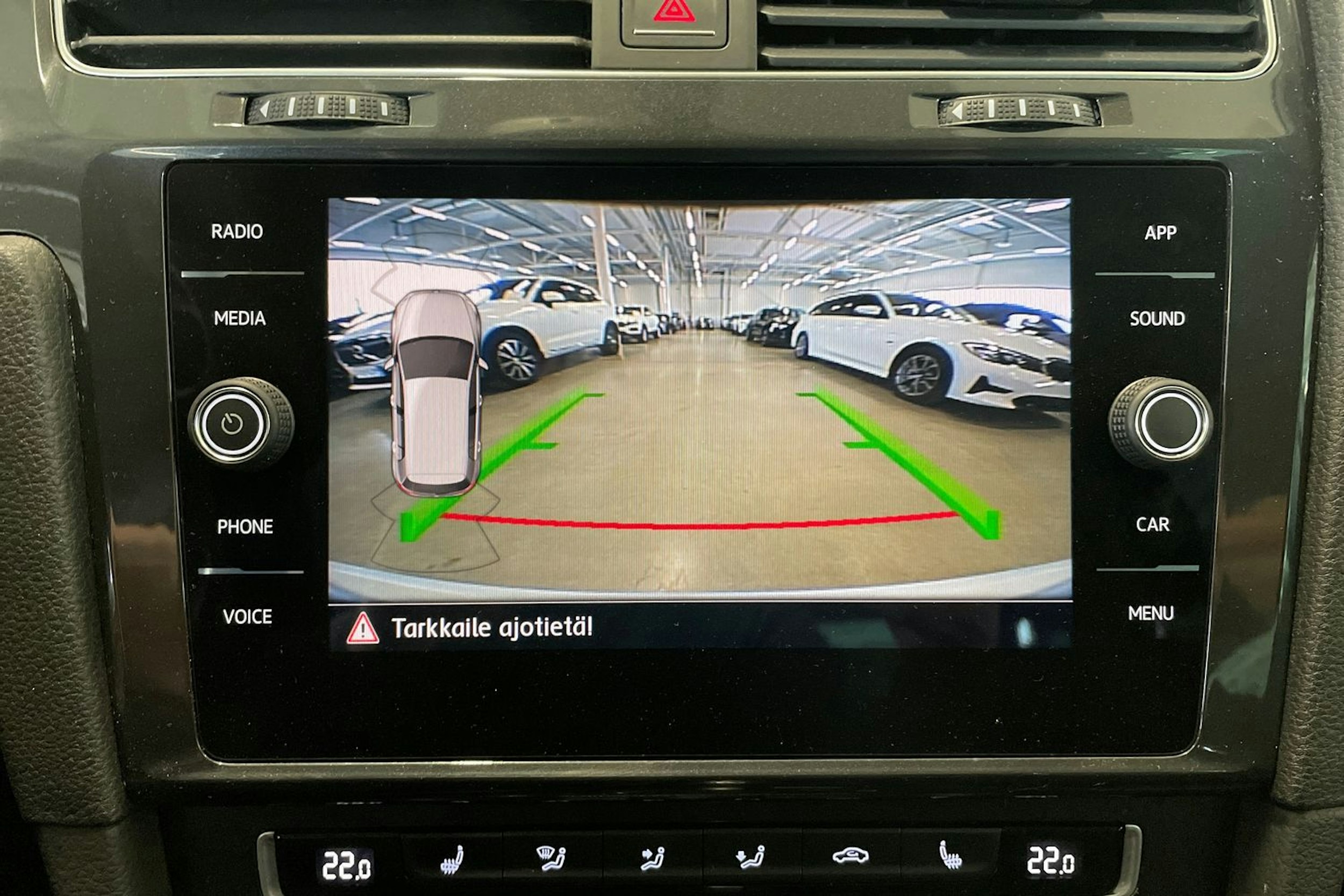 valkoinen Volkswagen Golf 2018 kuva 20.