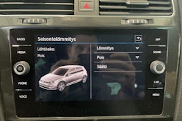 valkoinen Volkswagen Golf 2018 kuva 28.