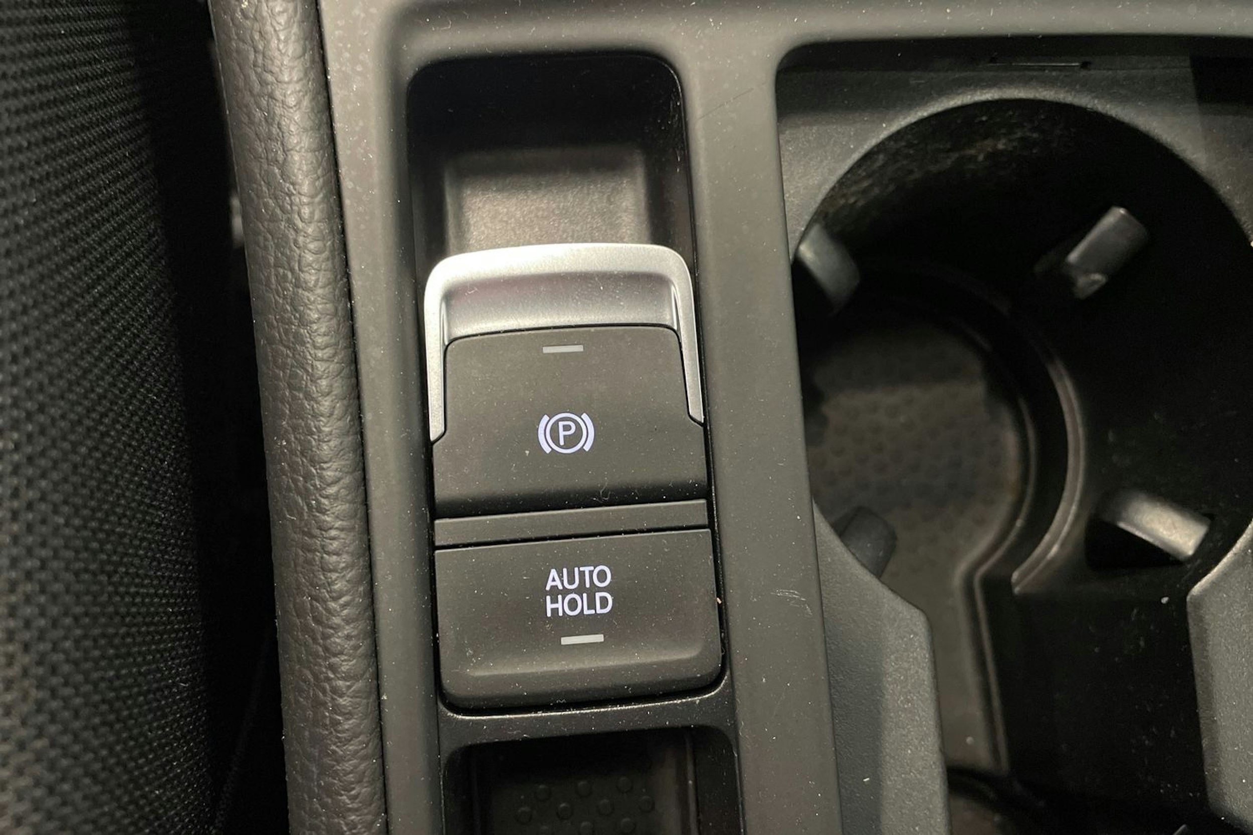 valkoinen Volkswagen Golf 2018 kuva 31.
