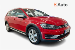 Punainen Volkswagen GOLF 2018 kuva 1.