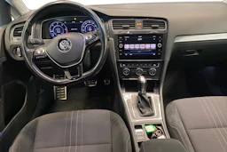 Punainen Volkswagen GOLF 2018 kuva 7.