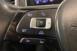 Punainen Volkswagen GOLF 2018 kuva 11.