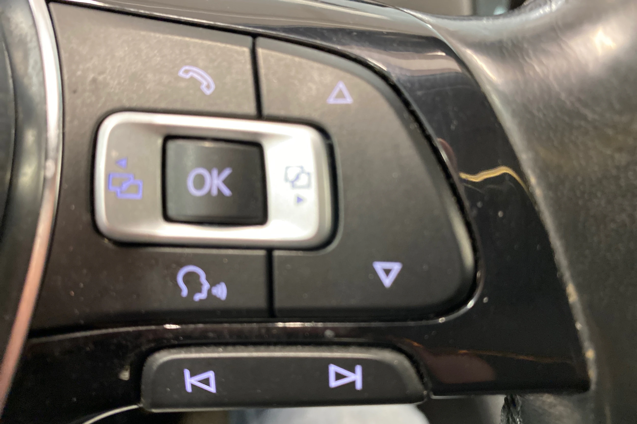 Punainen Volkswagen GOLF 2018 kuva 12.