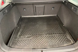 Punainen Volkswagen GOLF 2018 kuva 20.