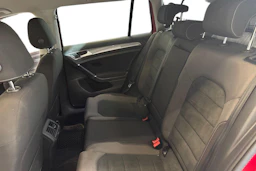 punainen Volkswagen Golf 2018 kuva 11.
