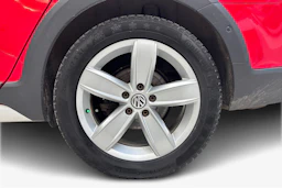 punainen Volkswagen Golf 2018 kuva 12.