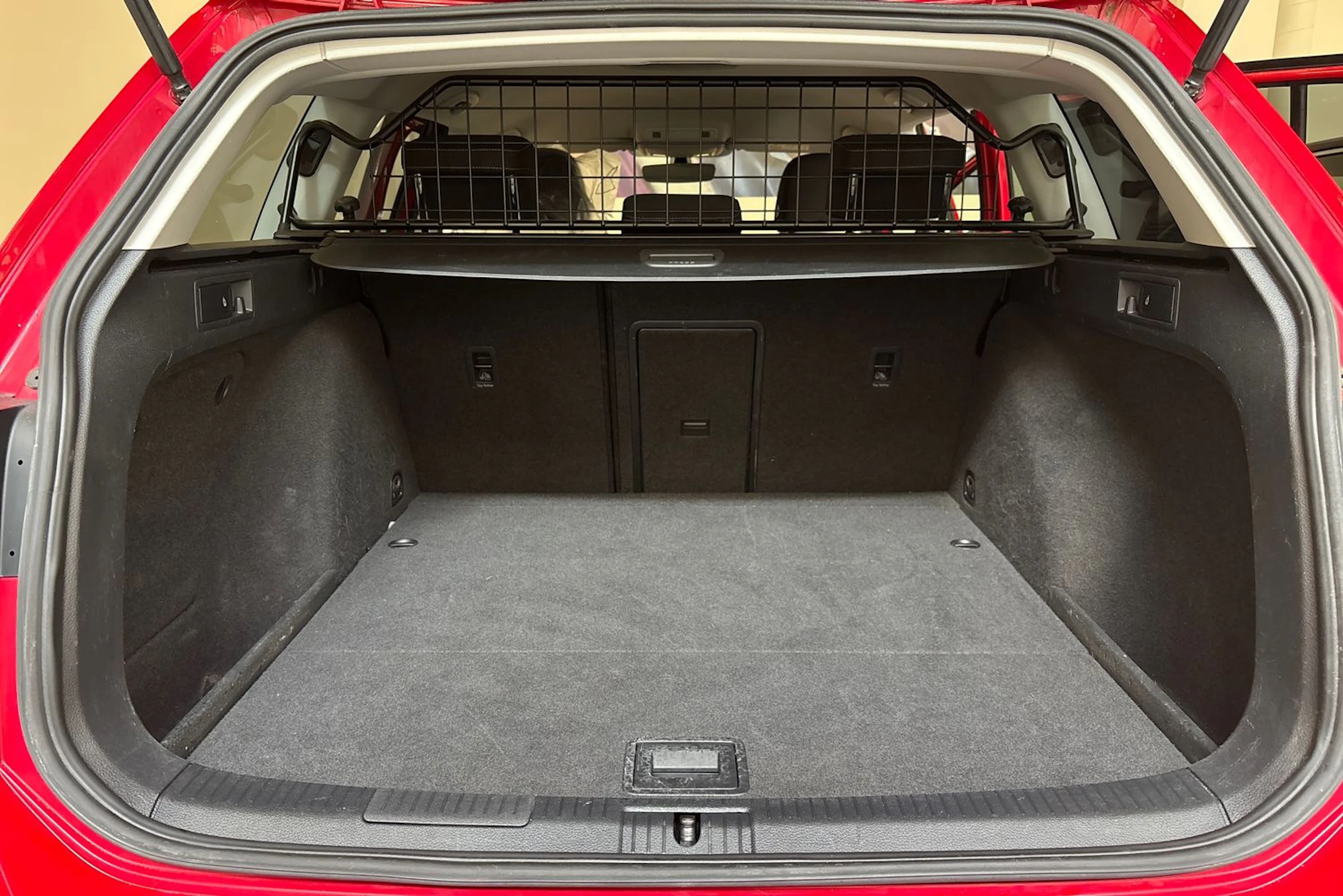 punainen Volkswagen Golf 2018 kuva 16.