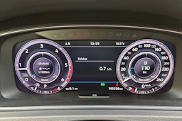 punainen Volkswagen Golf 2018 kuva 19.